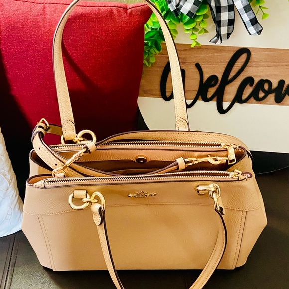 Coach Brooke carryall NWT in signature print with crossbody strap , original - Picture 7 of 9